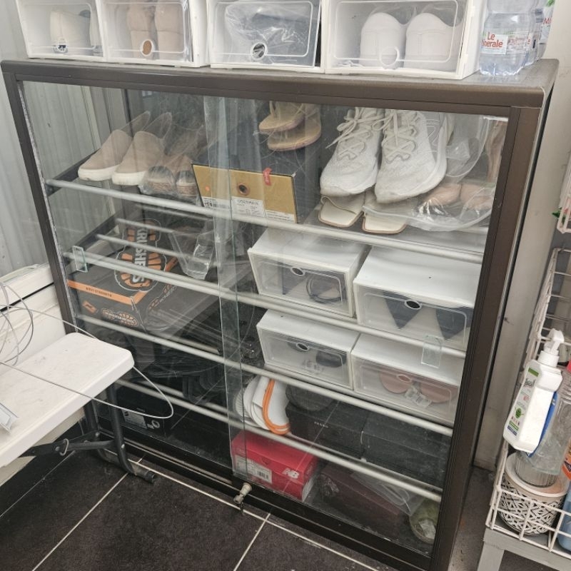 Rak Sepatu Kaca Alumunium Sliding