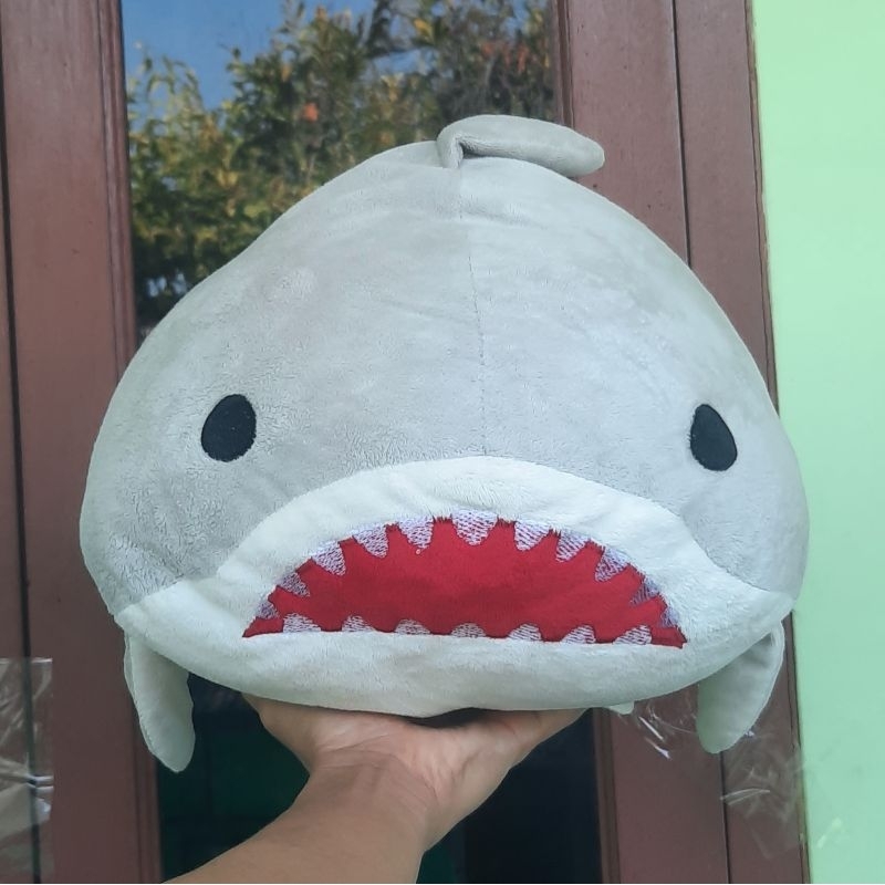 Boneka HIU Original Jumbo Gigi Bordir Bahan Miniso Lembut