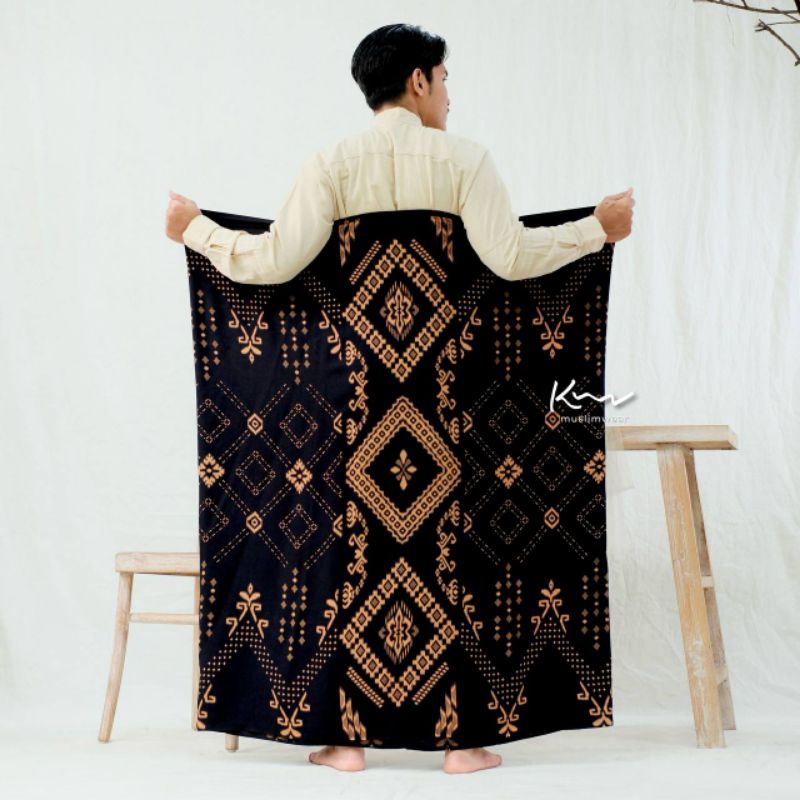 Sarung Batik Hitam Series Rayon Goyor Batik Pekalongan