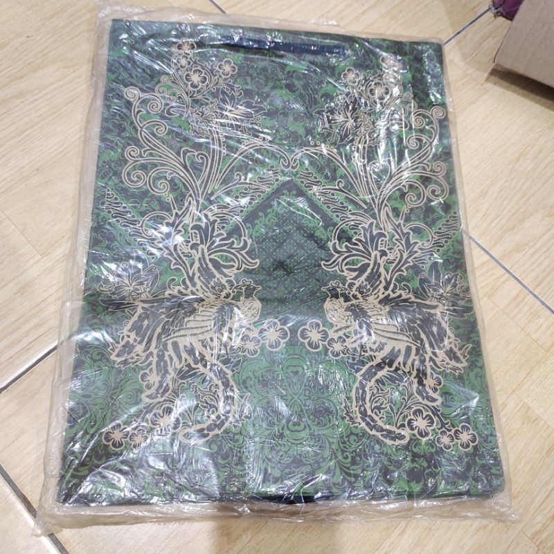 

EKSTRA PROMO Tas Goodie Bag Besar Motif Batik Kantong Tas Kertas Ulang Tahun Kado