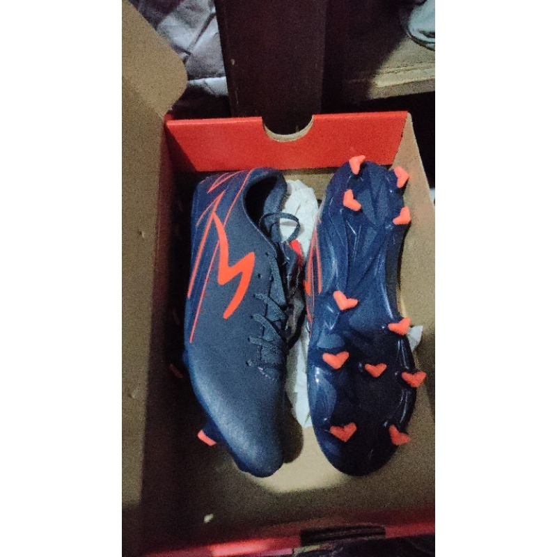 SEPATU SEPAK BOLA SPECS LS 20 FG