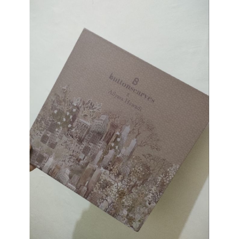 PL Buttonscarves NewYork reborn 1 "Soho Ori