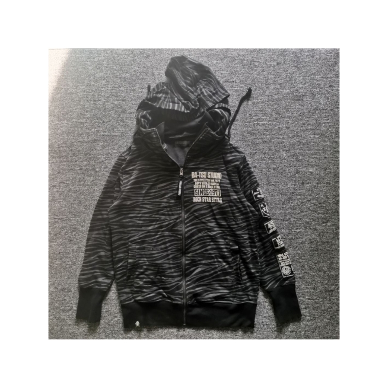 Hoodie Batsu studio - Hitam Charcoal