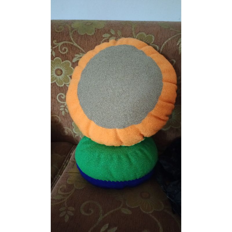 pesanan bantal rajut bisa rajut
