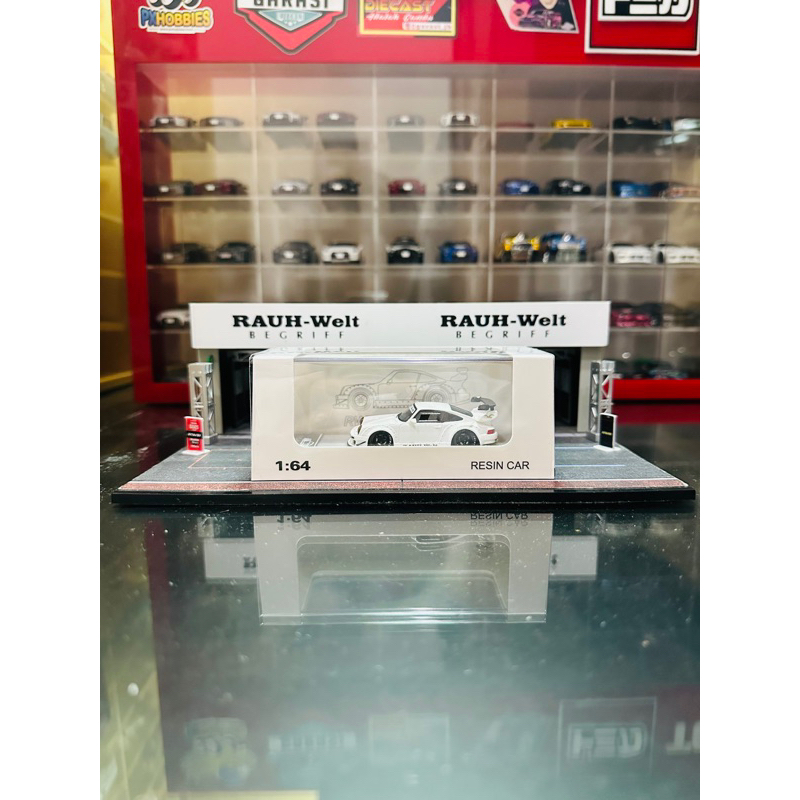 Qidian Resin 1:64 RWB 930 Rauh Welt White