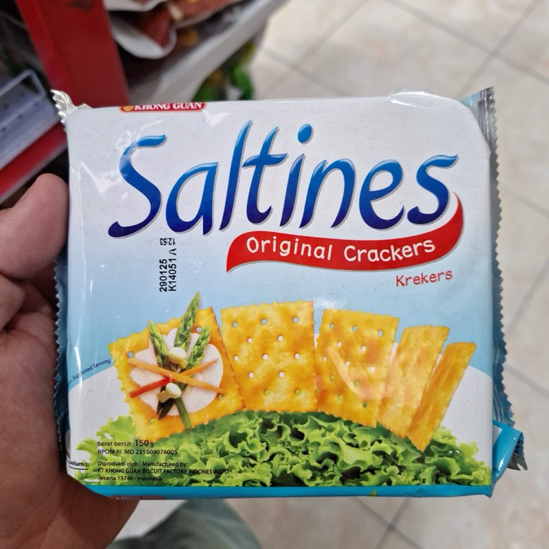 

Khong Guan SALTINES original 150gram