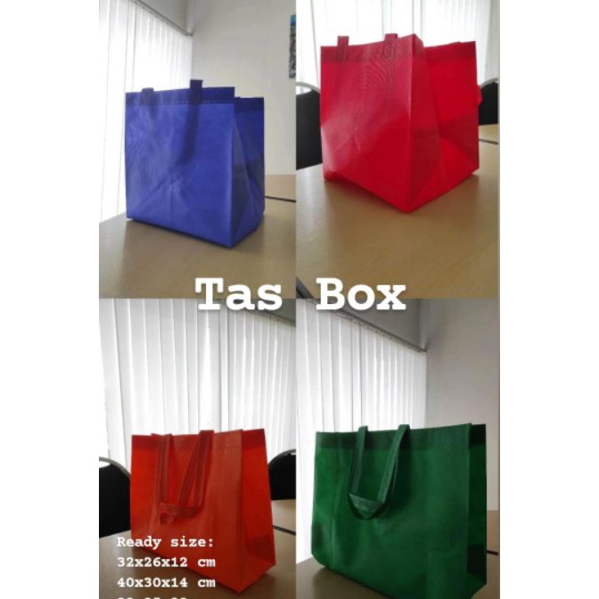 

Sale ISI 12 pcs Tas hajatan 22x22 cm Tas box Tas spunbond