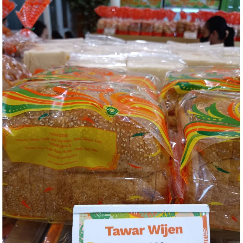 

Roti Tawar Wijen Suzana Bakery