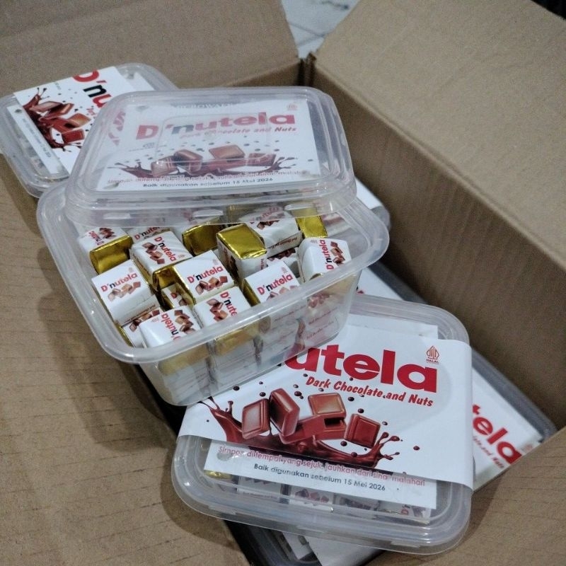 

Qiyutela Dark Chocolate and Nuts Cube Isi 50 Pcs