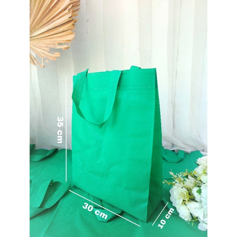 

Tas Spunbond / Tas Kain murah uk 30 x 10 x 35 cm / Tas sablon