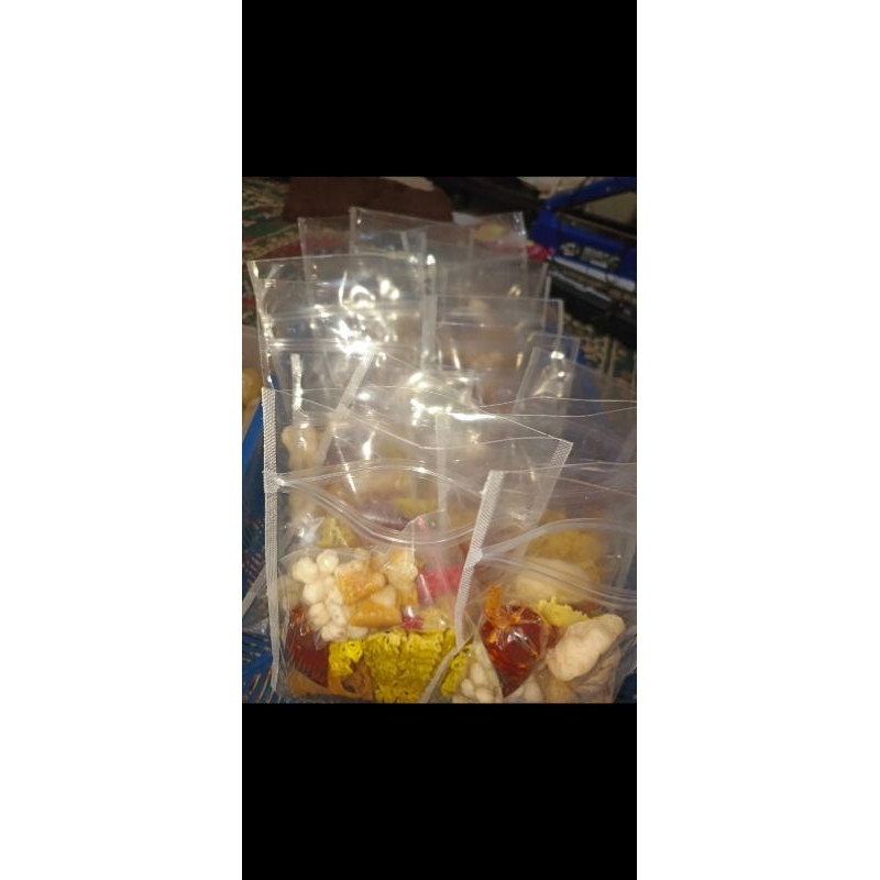 

BASO ACI AYAM SUWIR baso kecil 4 baso besar 1 cuangki dan batagor kecil dan cikur