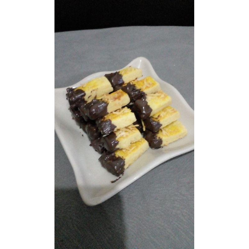 

kastangle coklat keju