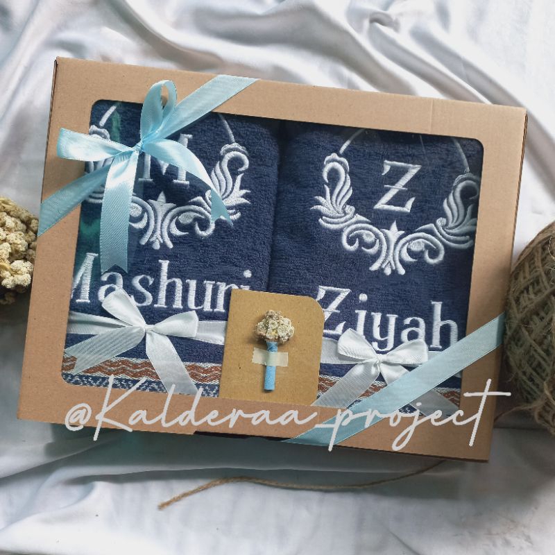 Handuk Bordir Couple Box Mika/ Handuk Seserahan Box Mika / Kado Pernikahan Handuk Bordir Box Mika