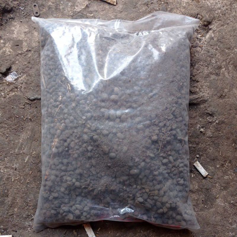 kotoran kambing kasar