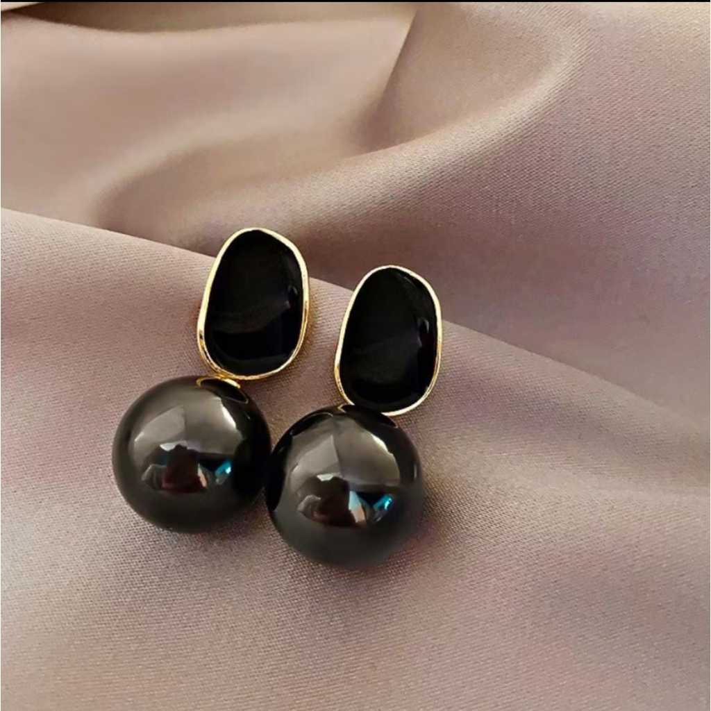 SHW - Anting Tusuk Wanita Bentuk Bulat Mutiara Hitam Dan Putih