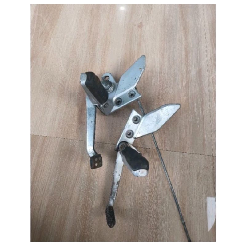 FOOT STEP DEPAN VIXION OLD ORIGINAL STEP DEPAN FOOTSTEP DEPAN VIXION LAMA ORI