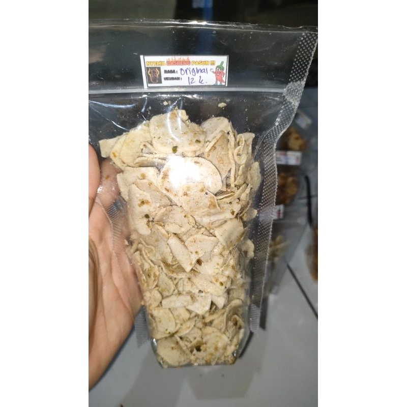 

Basreng Daun Jeruk Original Besar 130 Gram