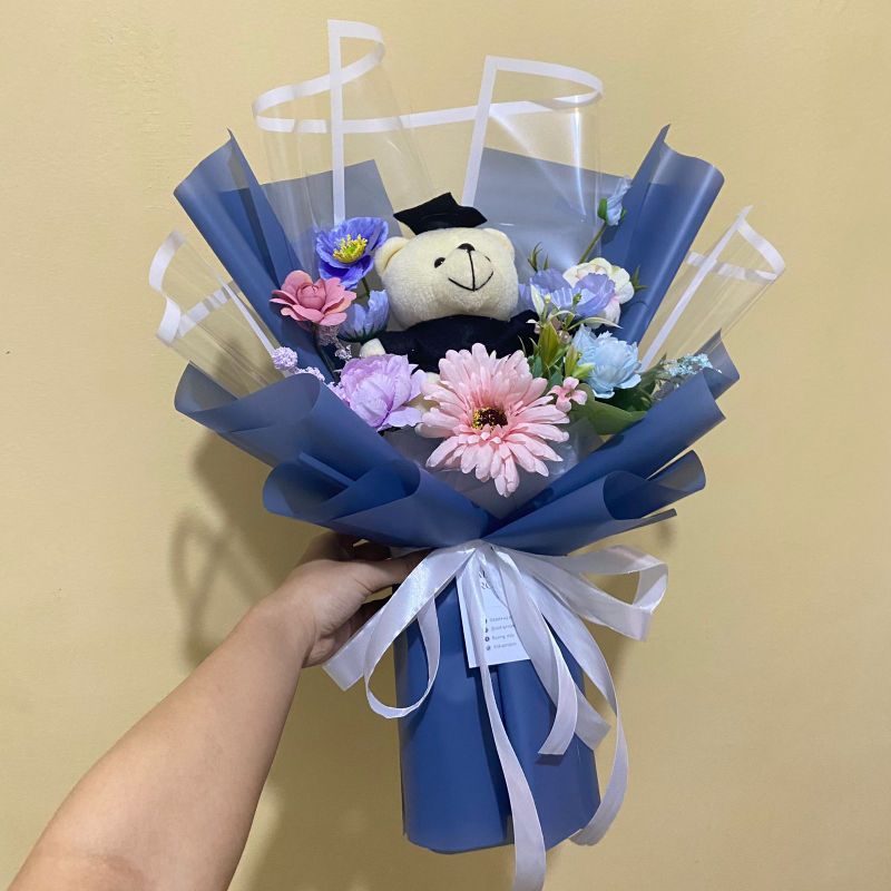 (PO 1-2 hari) Bucket boneka wisuda kode garberra caroline