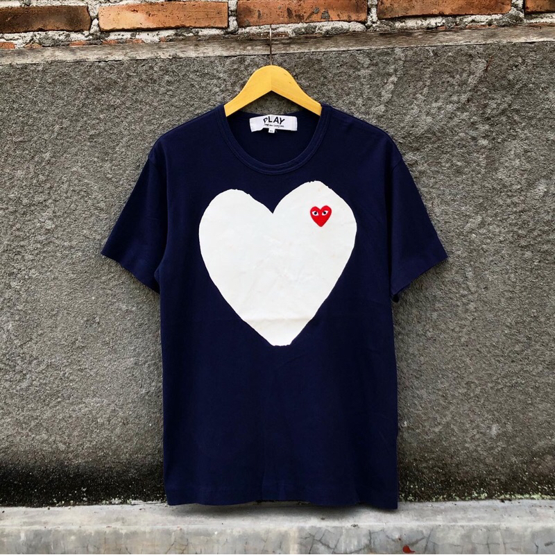 play come des garcons big logo heart navy tshirt
