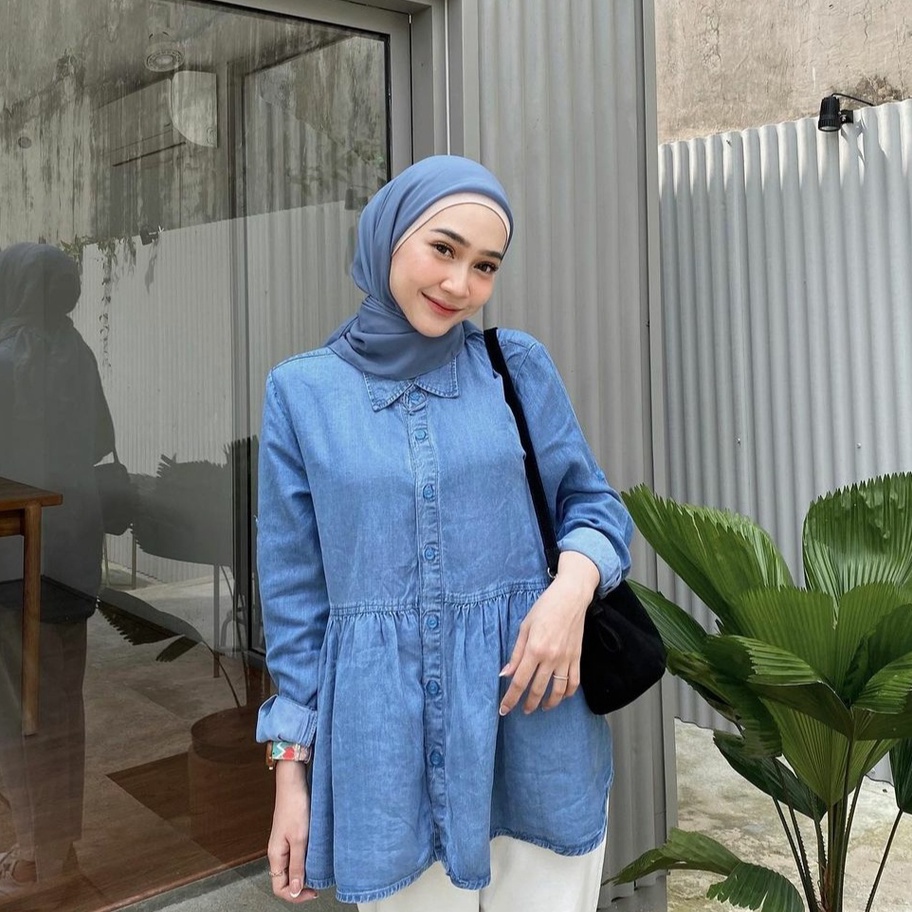 Terbaru Denim Ruffle Blouse Wanita Jeans Kemeja Peplum Baju Kantor Formal Kerja Cewek Kemeja Ruffle 