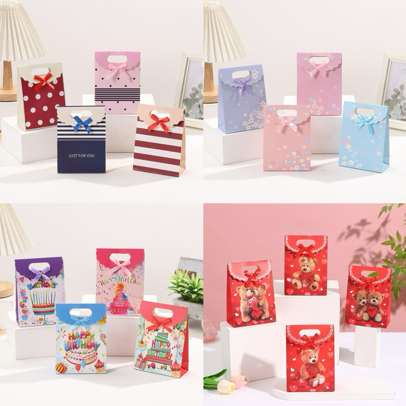 

Paper Bag DL1166S kecil S sedang ada tutup Paper Bag bunga tas kertas baju tas ulang tahun souvenir pembungkus kado ukuran P19,5xT14,5x8,5cm