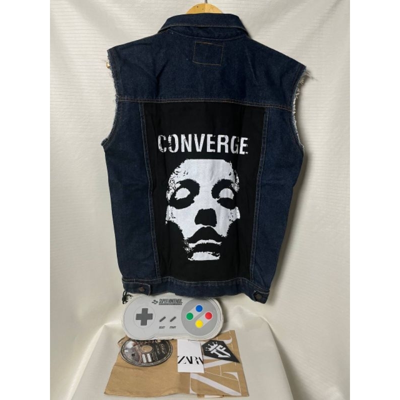 VEST LEVIS STRAUSS & CO