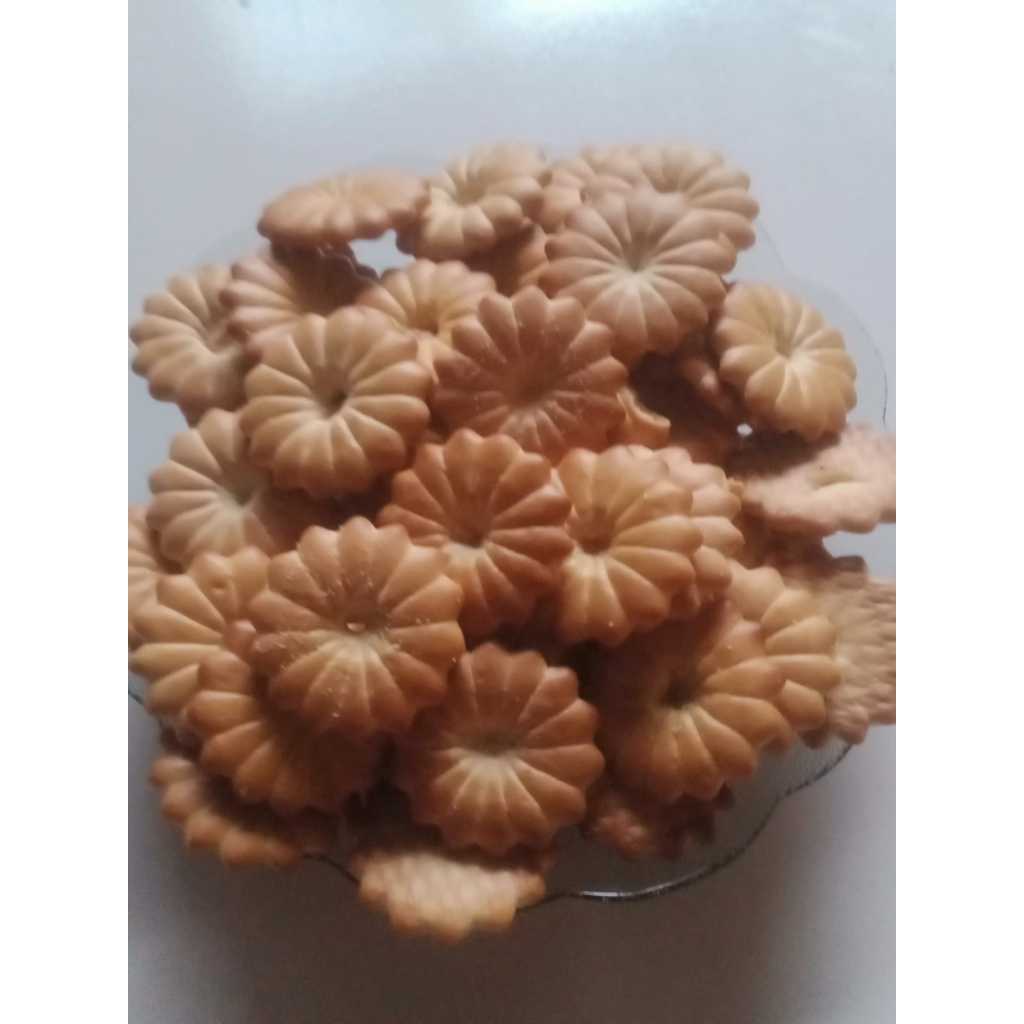 

KUE BISCUIT BUNGA RASA SUSU 1000GR GRTS ONGKIR