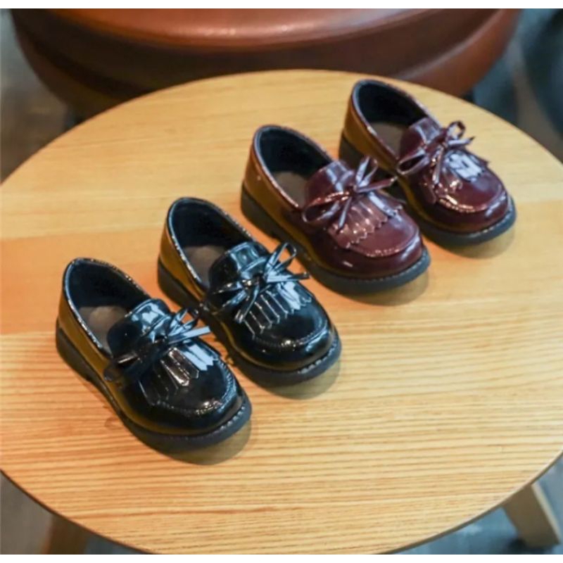 Sepatu pesta anak model Korea paling laris sepatu dockmart anak model pita dasi rumbe