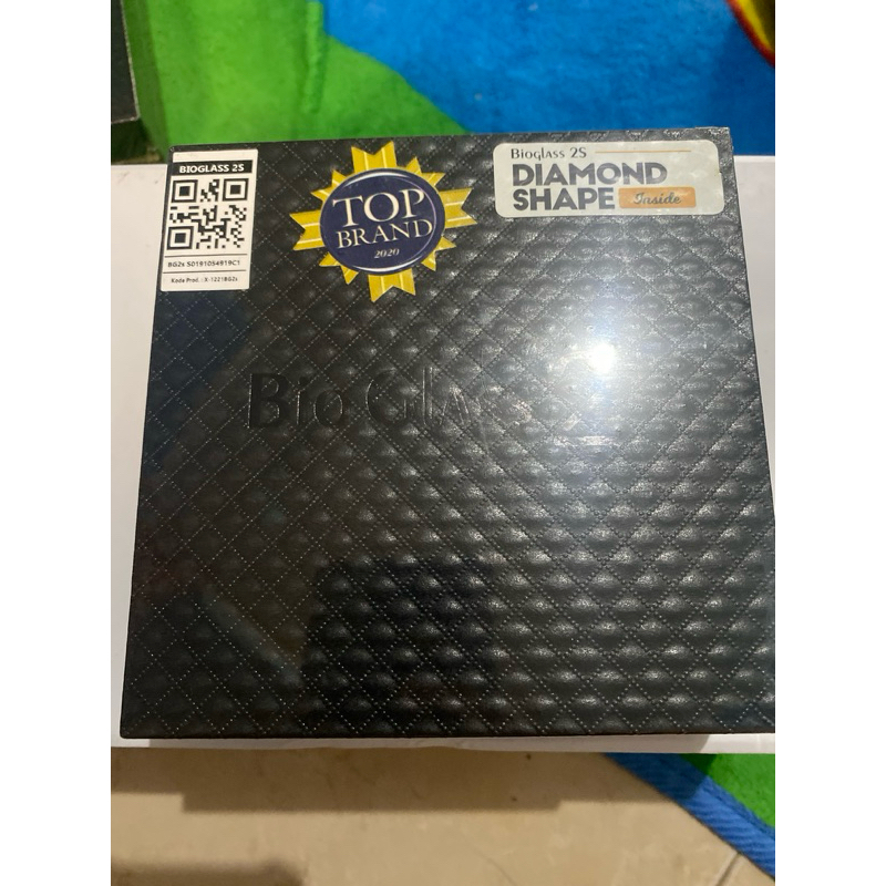 Bioglass 2S diamond shape