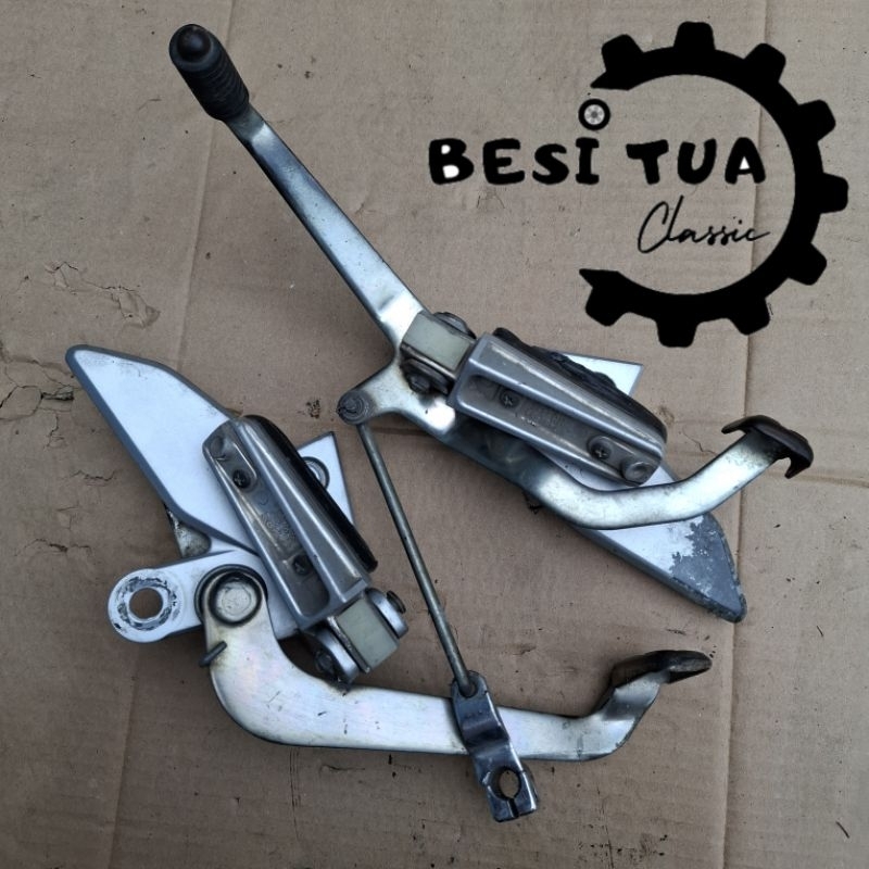 Foot step depan old vixion original