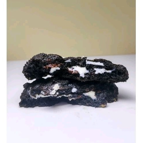 

Black & White Soft Cookies (min. 4 Pcs)