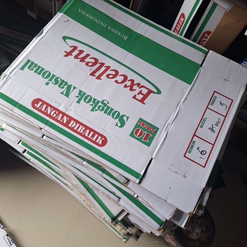 

kardus peci songkok sekali pakai per 10 pcs. dus peci bekas sekali pakai