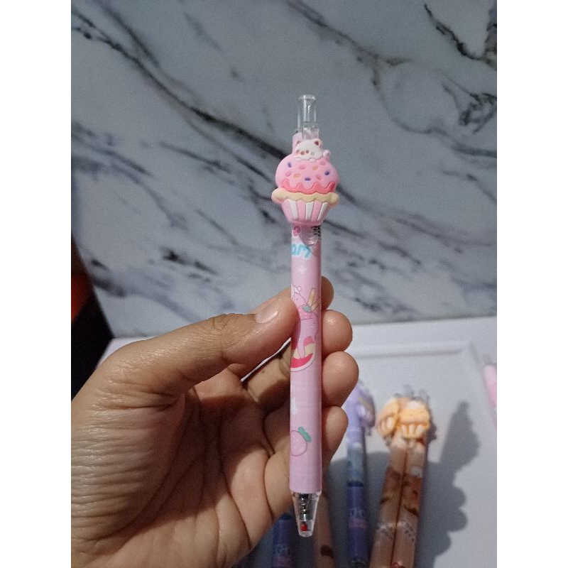 

pulpen karakter cupcake kucing