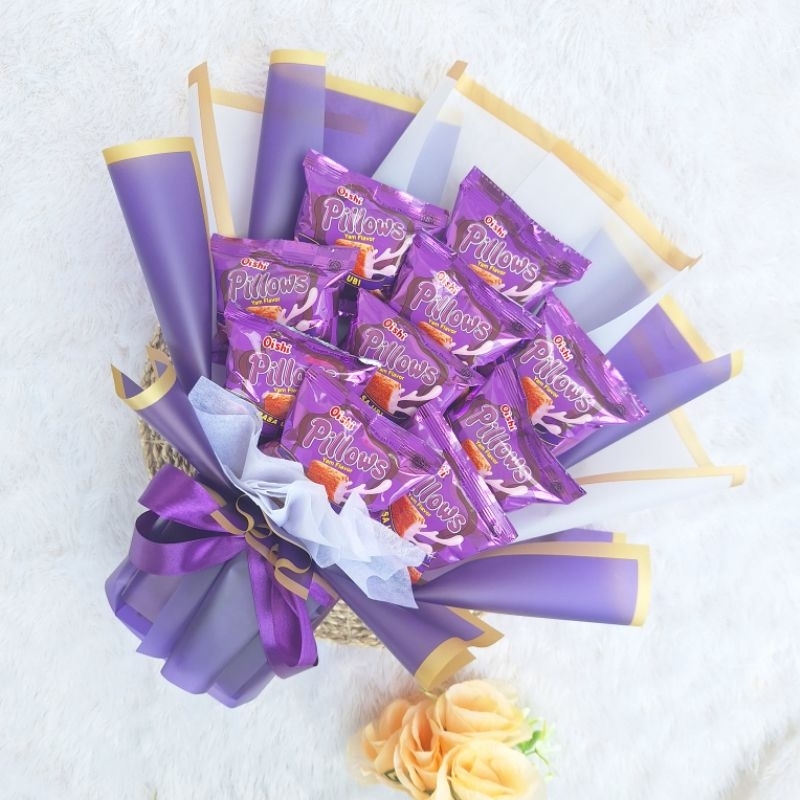 

Bisa COD | Buket snack ungu pillow besar murah | buket snack wisuda cewek cowok | buket snack murah dan besar | buket snack ulang tahun