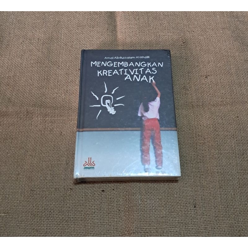 MENGEMBANGKAN KREATIVITAS ANAK