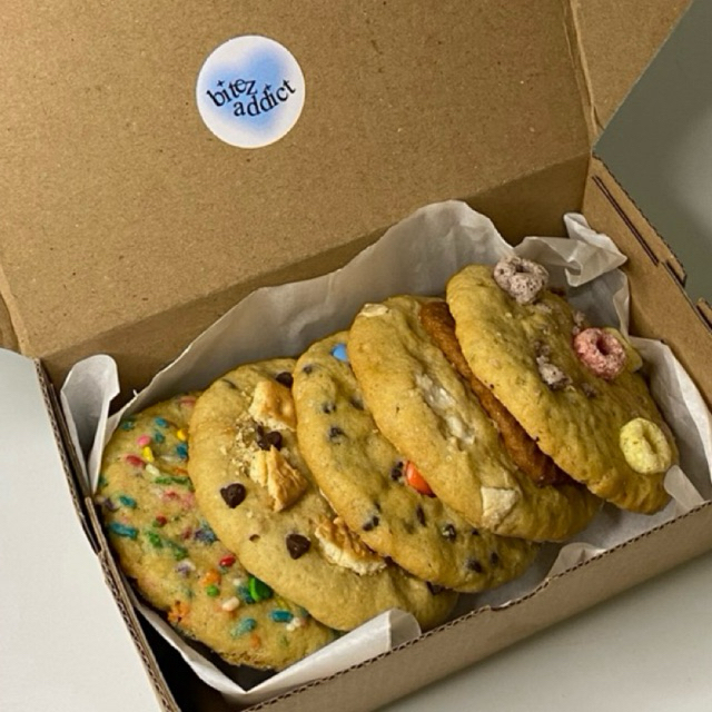 

bitez.addict | bundle of 5pcs cookies (mix)
