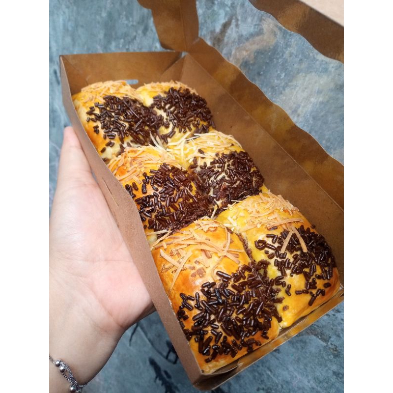 

Bolen kombinasi /Bolen pisang coklat keju isi 6