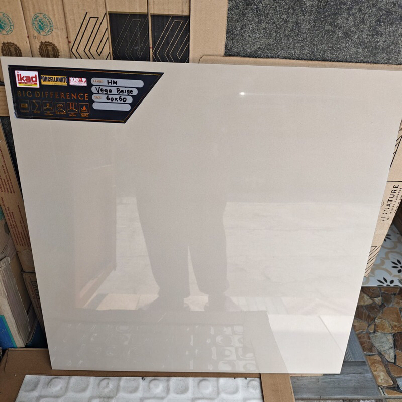 GRANIT 60x60 CREAM POLOS (SUPER GLOSSY)/ granit lantai/ granit dinding/ granit cream polos/ granit l