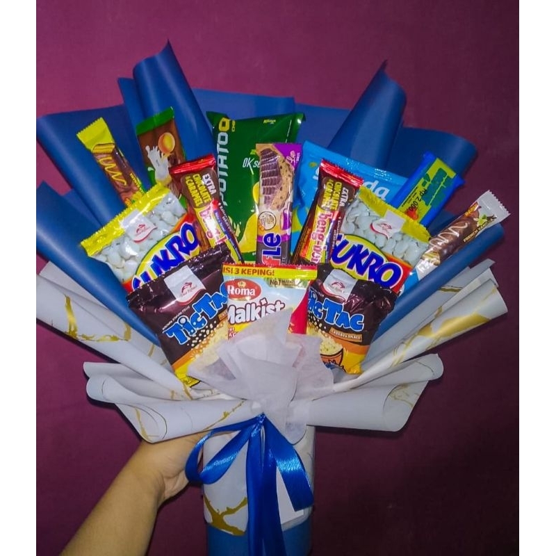 buket snack / jajan / hadiah wisuda sempro sidang ultah/ cewek cowok