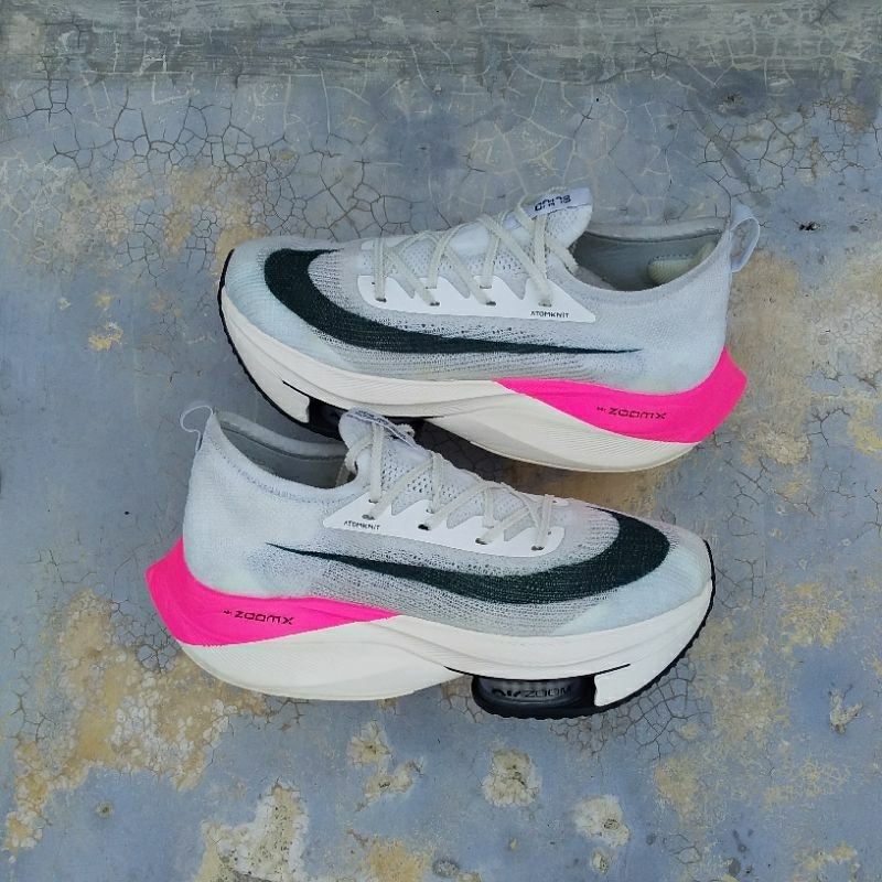( SECOND)  Nike zoom Alphafly next % second thrift