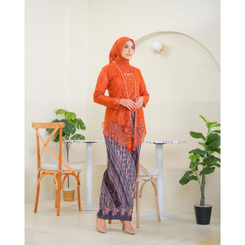 KUTU BATU TILLE PAYET// KEBAYA MODERN//KEBAYA PESTA//KEBAYA COUPLE//KEBAYA WISUDHA