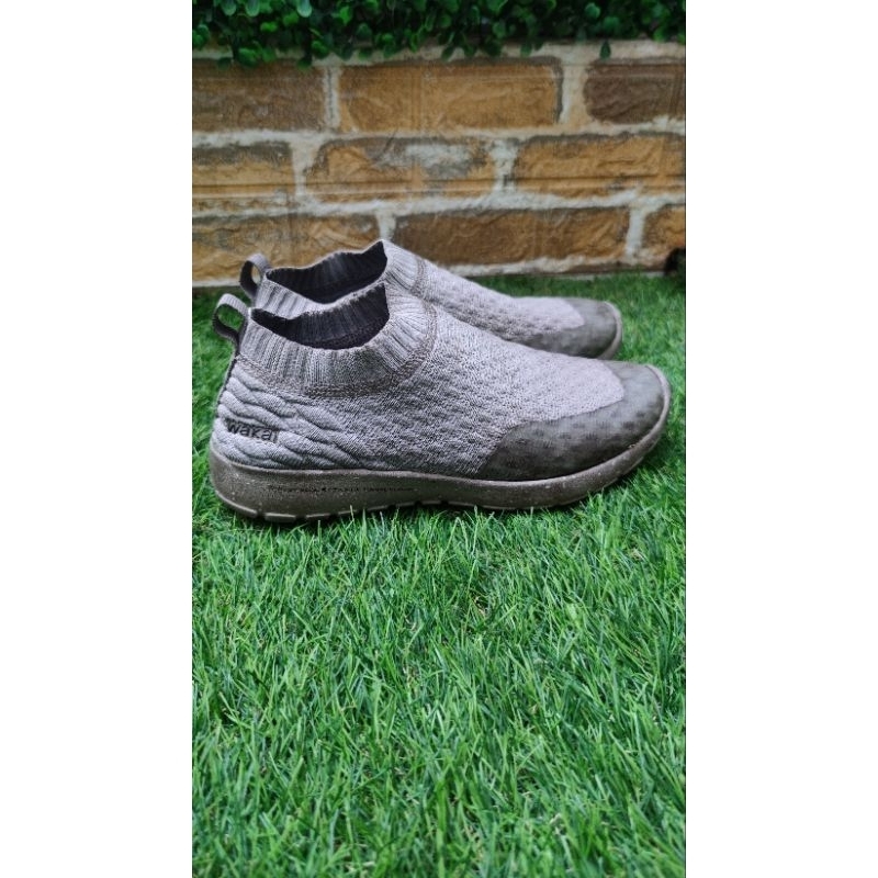 sepatu wakai