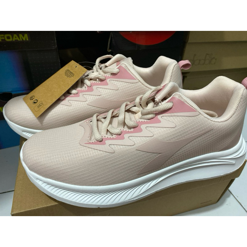 Sepatu Diadora Heidi F