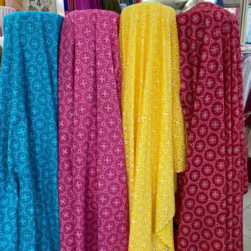 Katun Bordir Bolong-Bolong