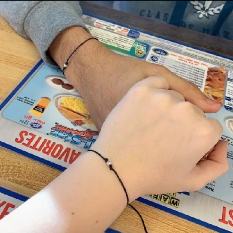 Get 2 gelang coupel wanita pria/gelang korea tali hitam/gelang serut coupel tali tipis