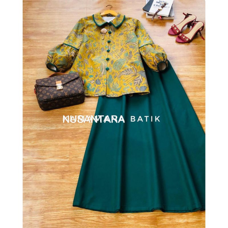 SETELAN BATIK MODERN INDONESIA