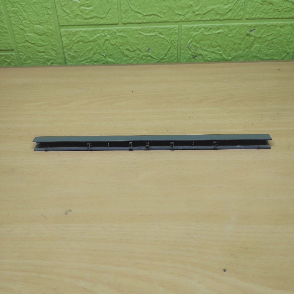 Tutup Engsel Laptop Lenovo Ideapad Slim 3 14IML05