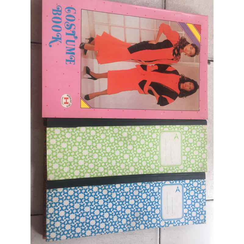 

Koleksi Buku Kostum dan Buku Kas/ Ekspedisi-NOS