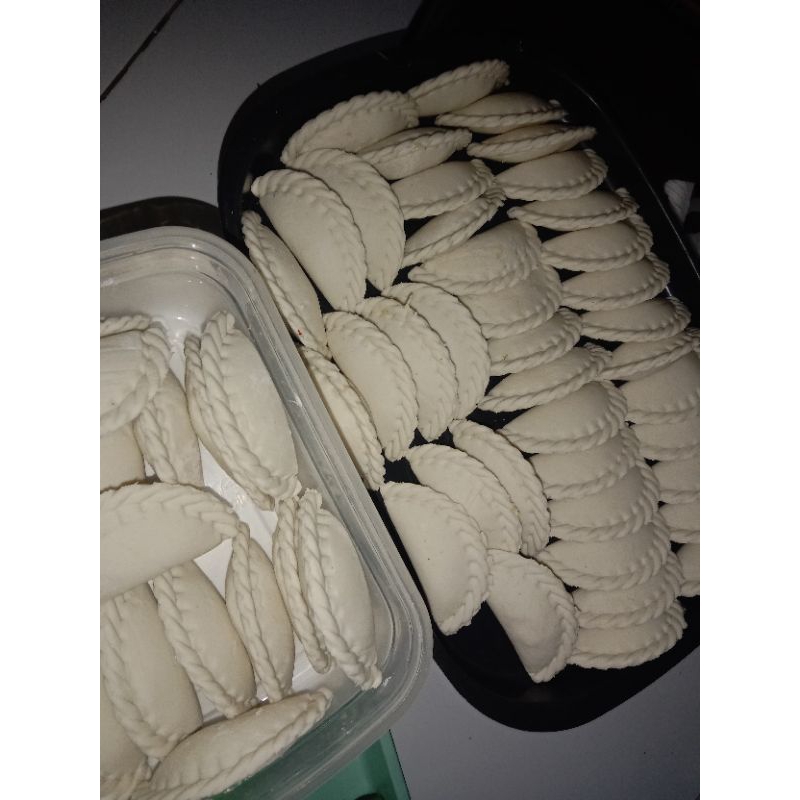 

Cireng isi ayam suwir