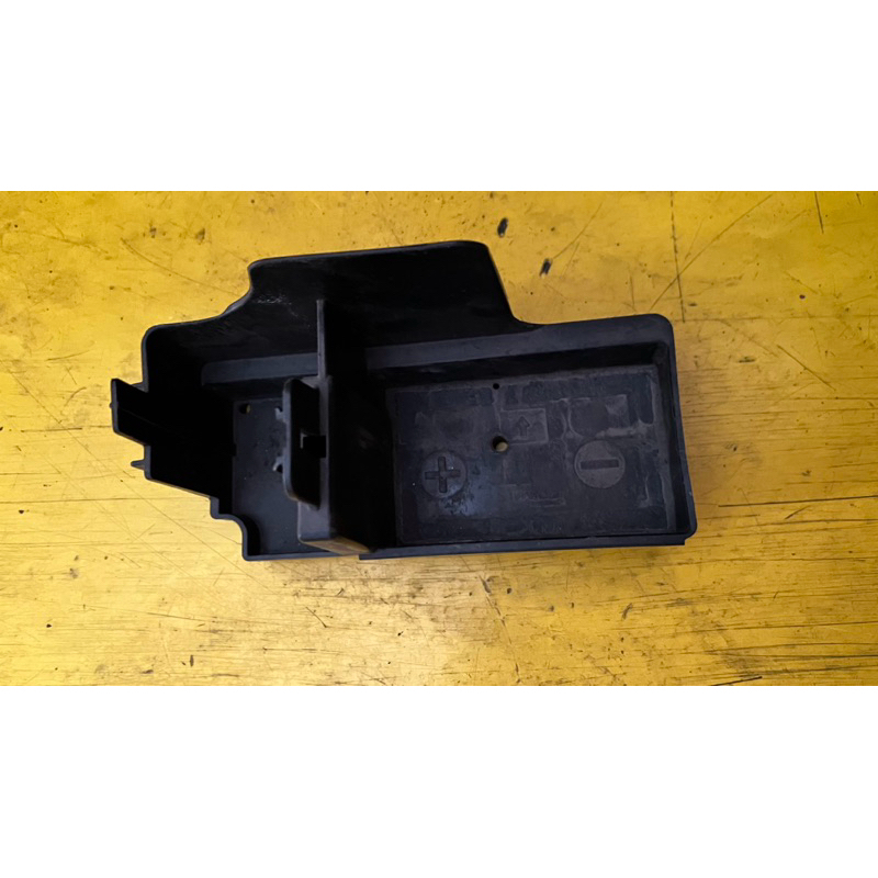 Dudukan Aki Vespa LX S IGET